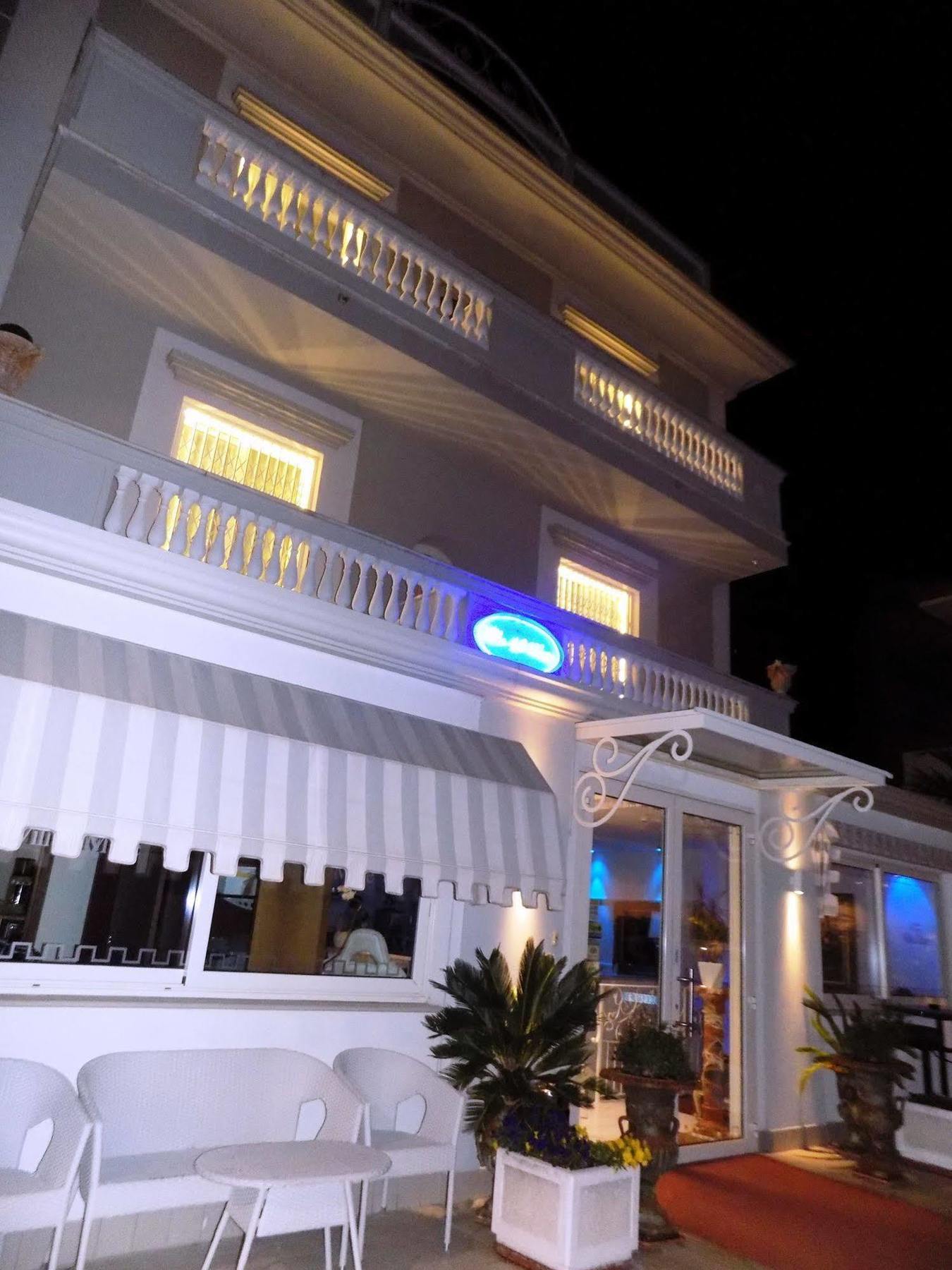 Hotel Residence Villa Del Mare Rimini Exterior foto